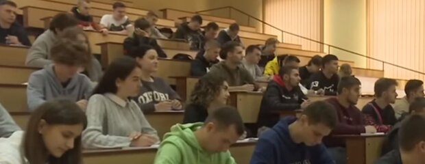 Студенти