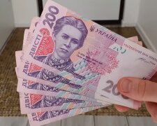 Деньги гривны. Фото: YouTube
