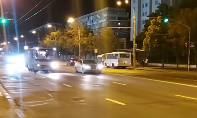 Автомобили: скрин с видео