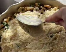 Свинина под сырно-грибной шапочкой, кадр из видео